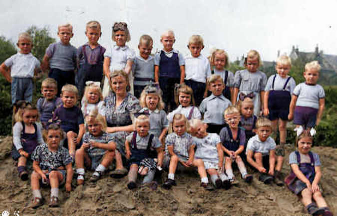 1947: kleuterschool bij juf Driegen Image