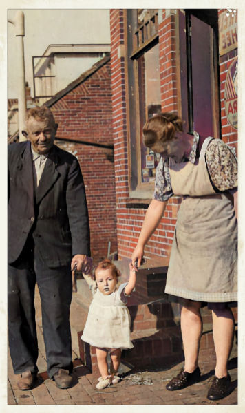 27 De foto is gepiegeld, de dijkhuizen stonden aan de andere kant.... Image